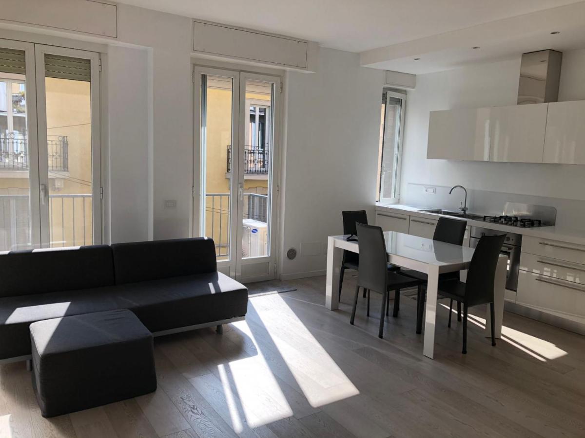Bright & Spacious Apartment Near Navigli - Ponti Милан Экстерьер фото